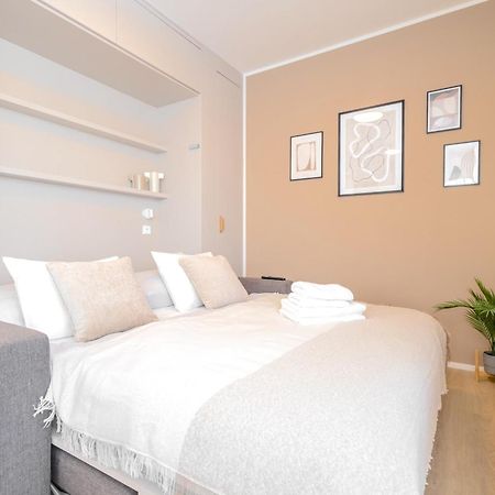 Bright 2Br - 8Th Floor, Balcony, Free Parking - By Gravity Prague Praga Exterior foto