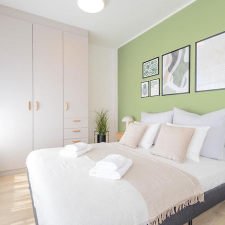 Bright 2Br - 8Th Floor, Balcony, Free Parking - By Gravity Prague Praga Exterior foto