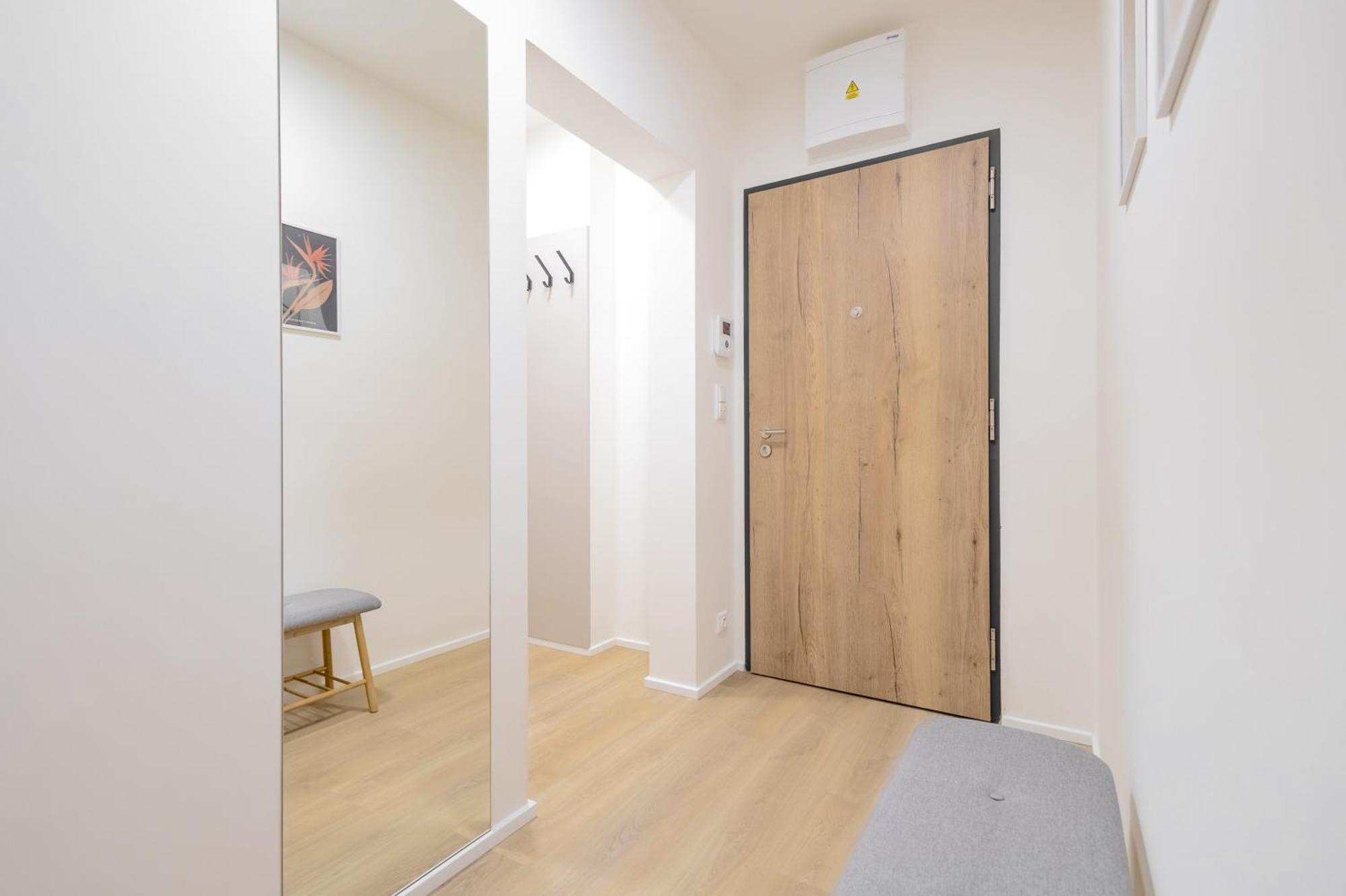 Bright 2Br - 8Th Floor, Balcony, Free Parking - By Gravity Prague Praga Exterior foto