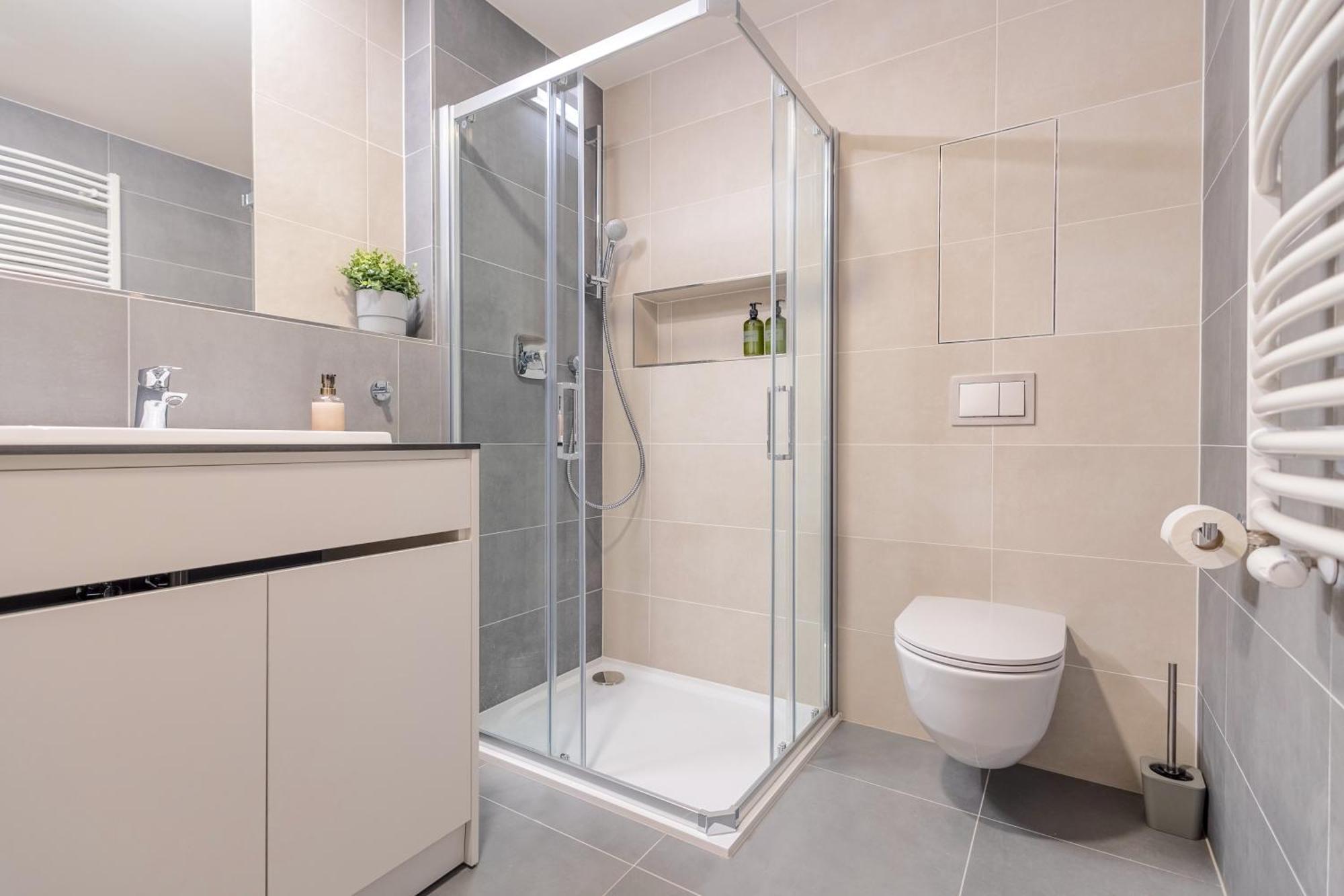 Bright 2Br - 8Th Floor, Balcony, Free Parking - By Gravity Prague Praga Exterior foto