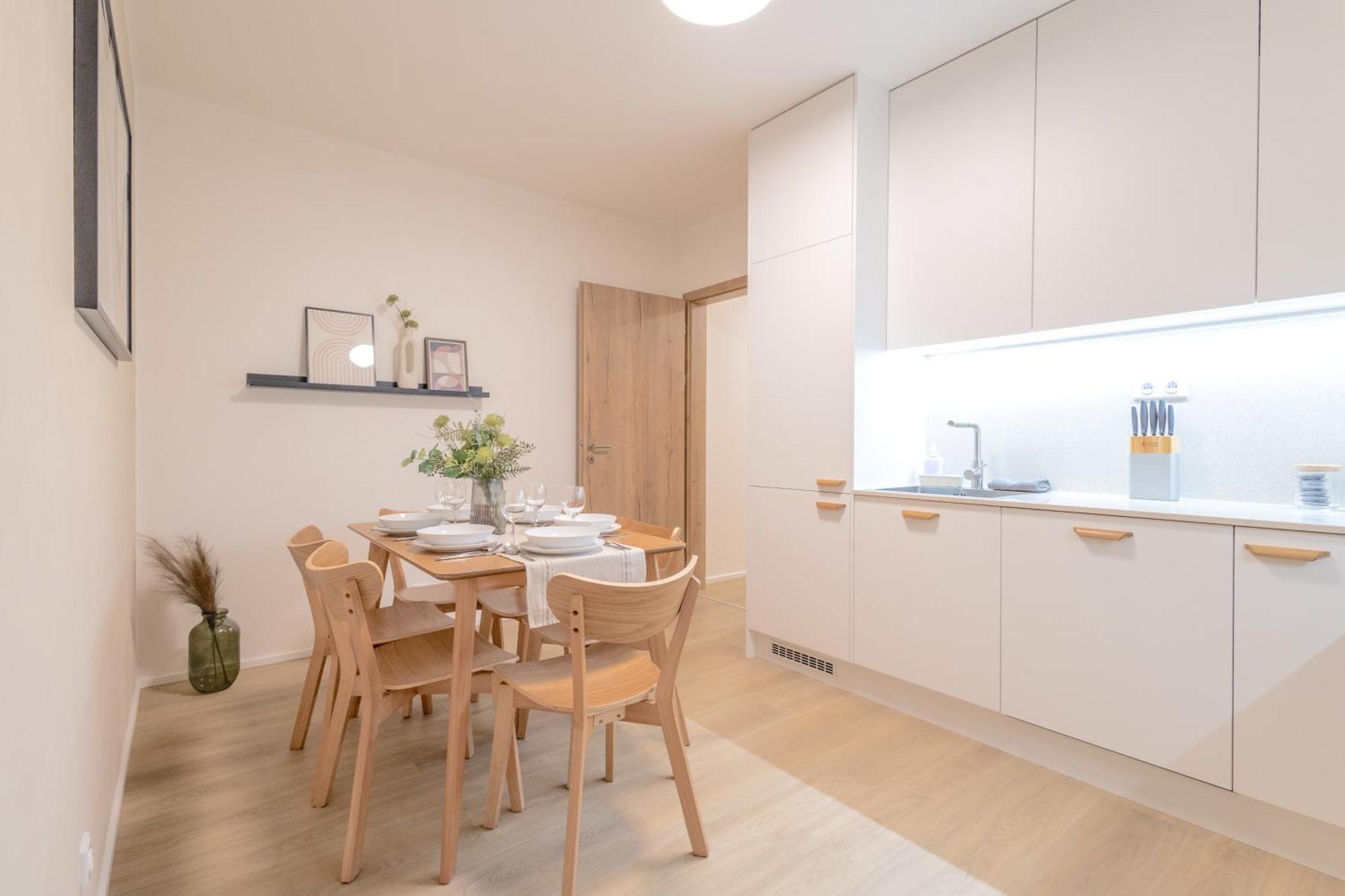 Bright 2Br - 8Th Floor, Balcony, Free Parking - By Gravity Prague Praga Exterior foto