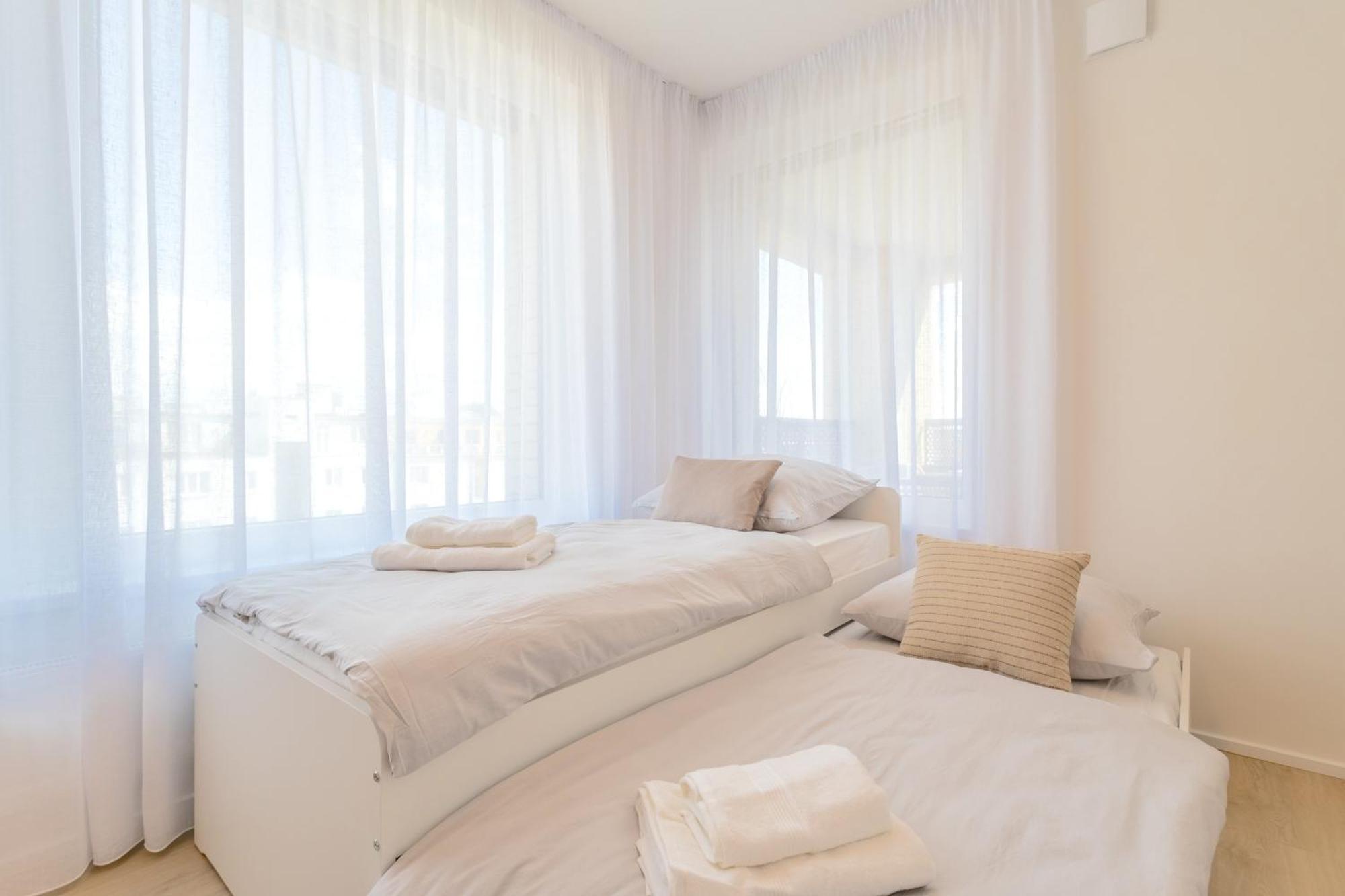 Bright 2Br - 8Th Floor, Balcony, Free Parking - By Gravity Prague Praga Exterior foto