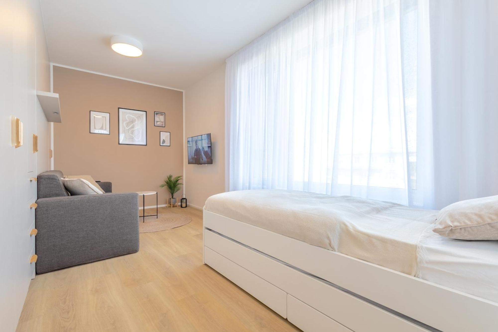 Bright 2Br - 8Th Floor, Balcony, Free Parking - By Gravity Prague Praga Exterior foto