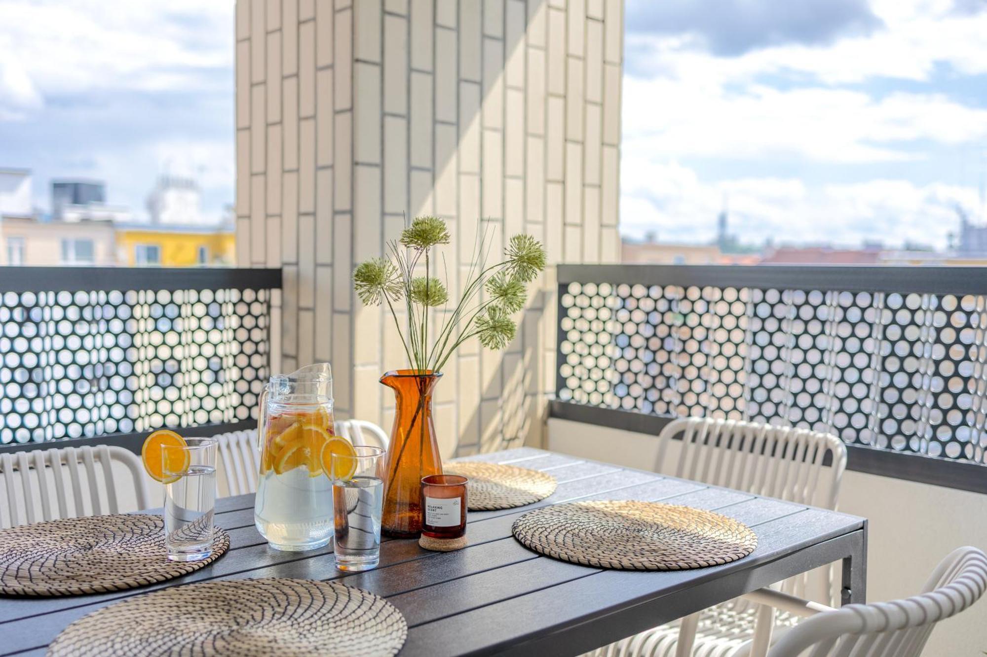 Bright 2Br - 8Th Floor, Balcony, Free Parking - By Gravity Prague Praga Exterior foto