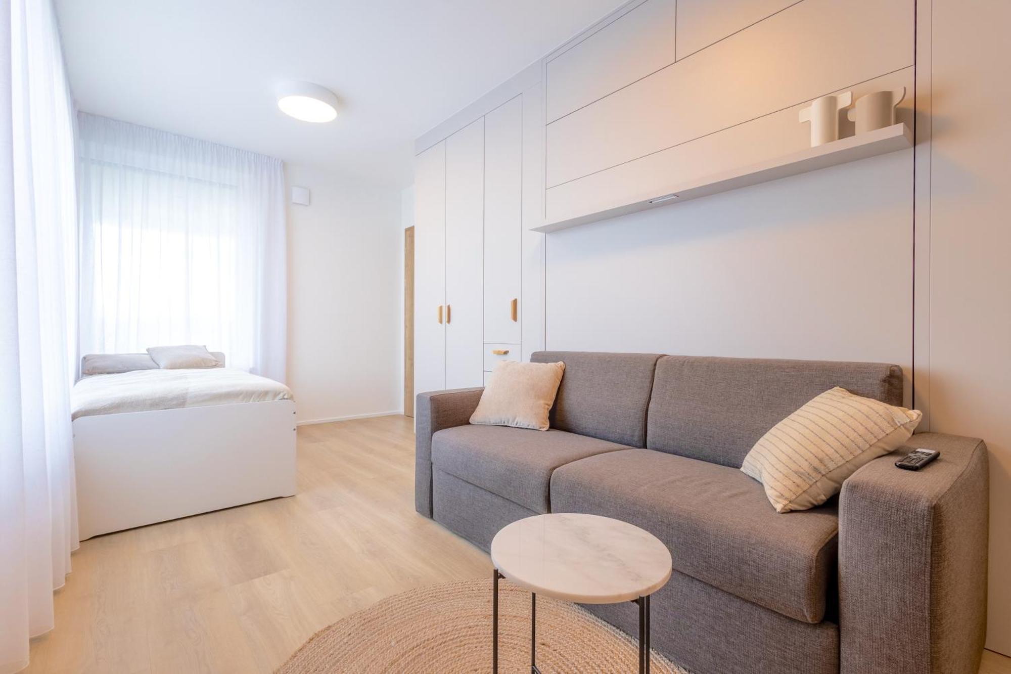 Bright 2Br - 8Th Floor, Balcony, Free Parking - By Gravity Prague Praga Exterior foto
