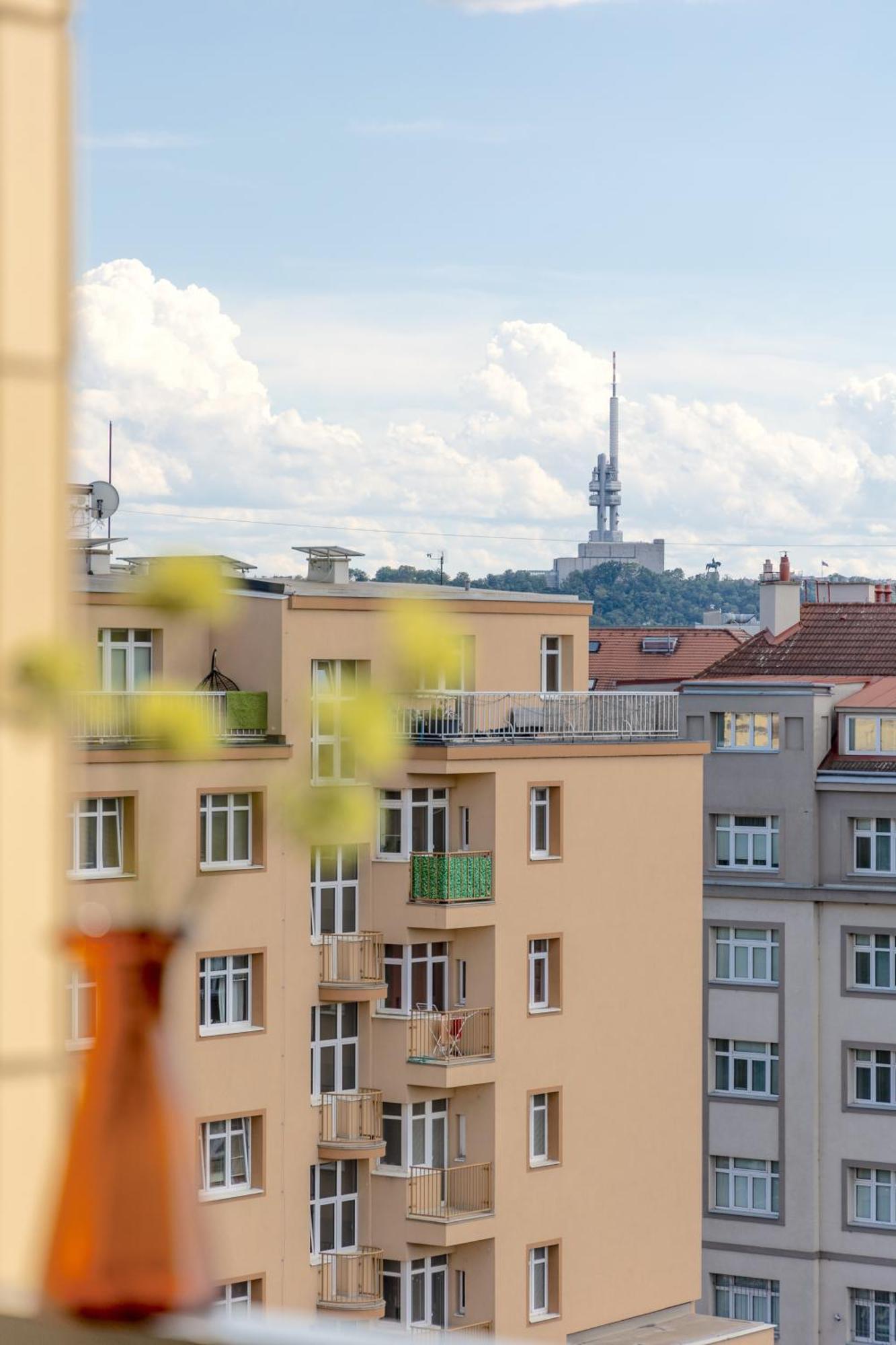 Bright 2Br - 8Th Floor, Balcony, Free Parking - By Gravity Prague Praga Exterior foto