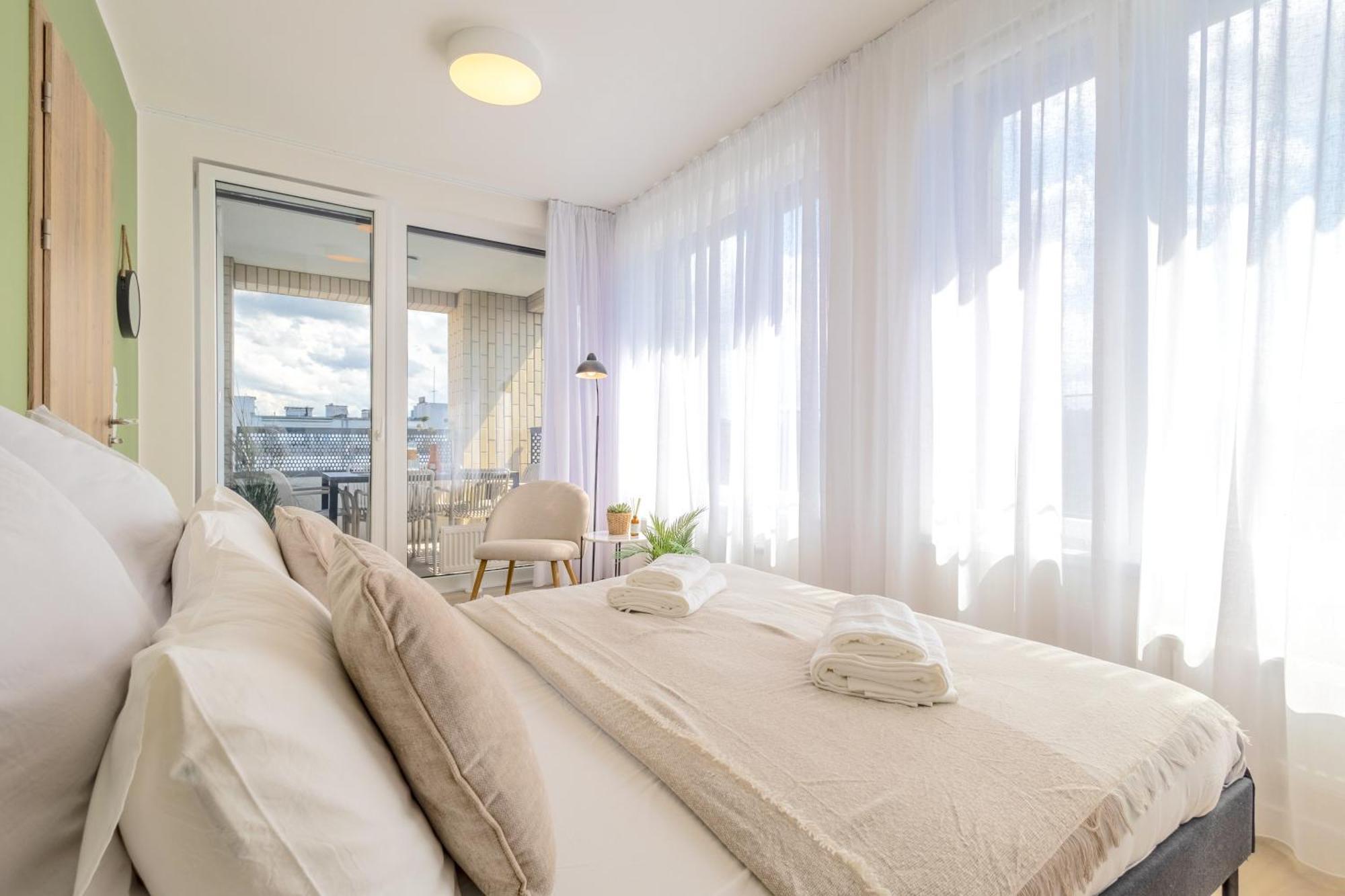 Bright 2Br - 8Th Floor, Balcony, Free Parking - By Gravity Prague Praga Exterior foto