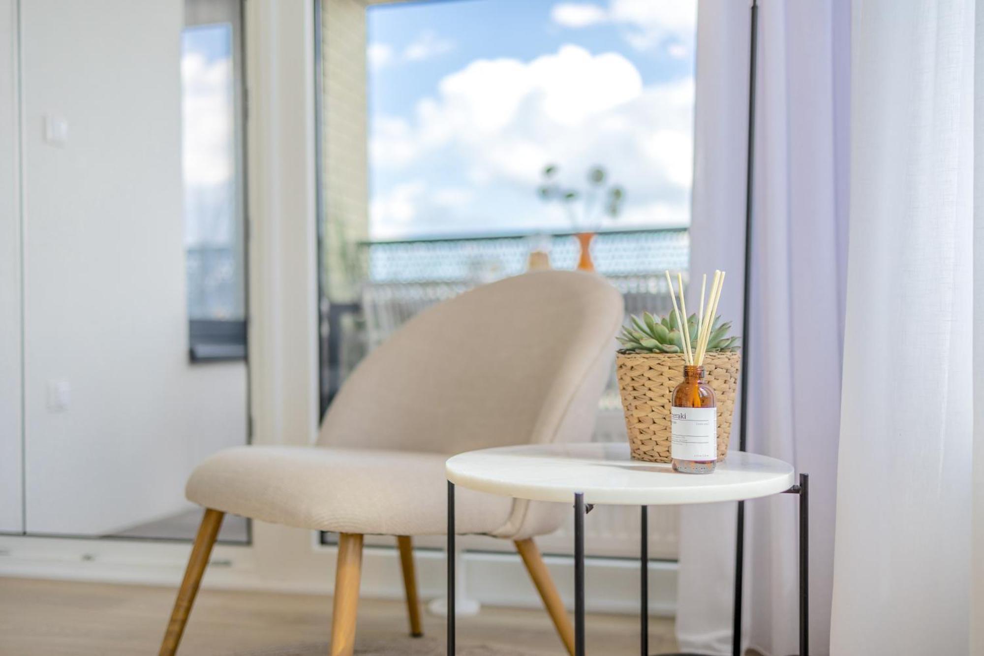 Bright 2Br - 8Th Floor, Balcony, Free Parking - By Gravity Prague Praga Exterior foto
