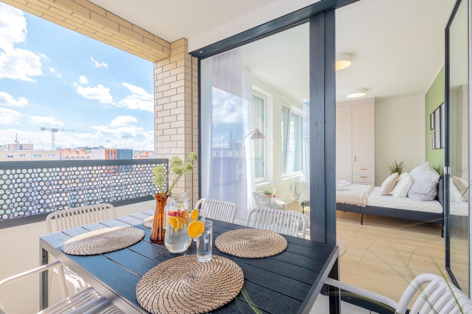 Bright 2Br - 8Th Floor, Balcony, Free Parking - By Gravity Prague Praga Exterior foto