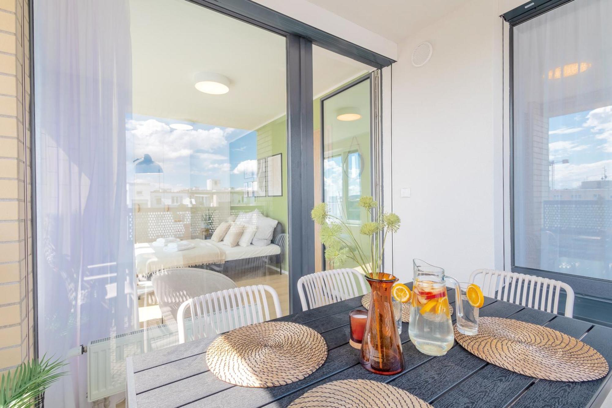 Bright 2Br - 8Th Floor, Balcony, Free Parking - By Gravity Prague Praga Exterior foto
