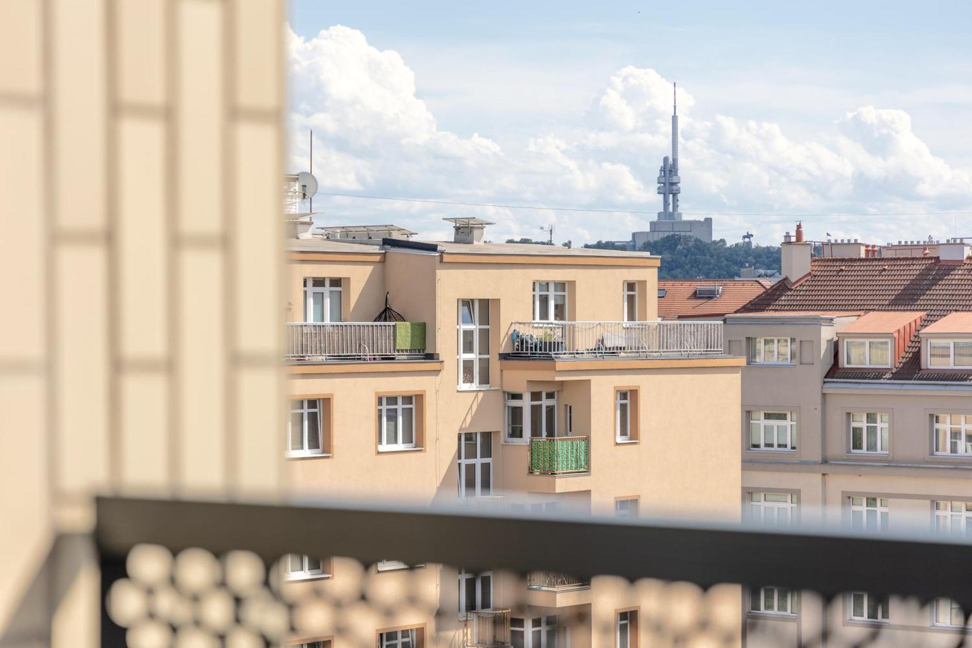 Bright 2Br - 8Th Floor, Balcony, Free Parking - By Gravity Prague Praga Exterior foto